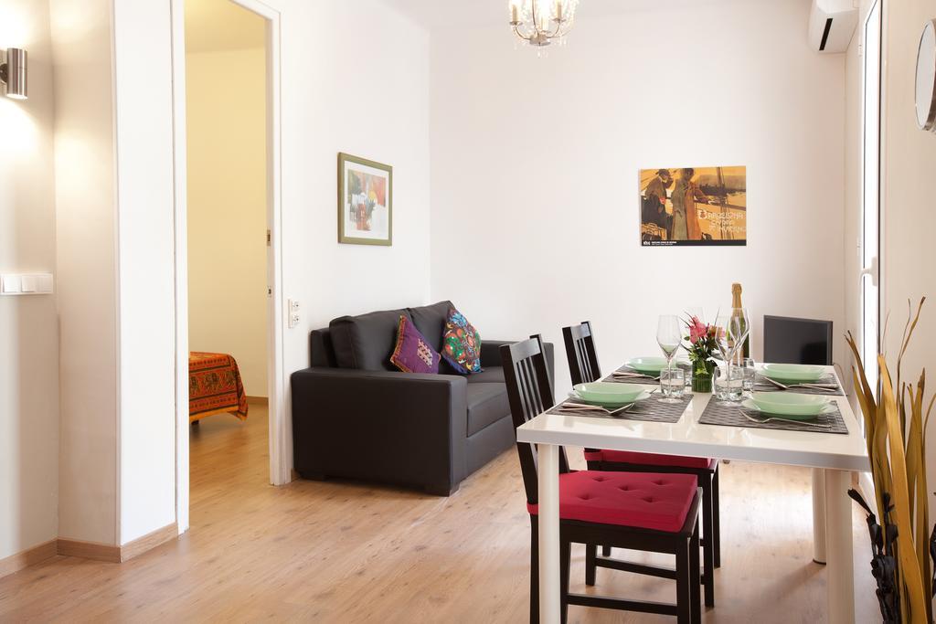 Centric Apartment El Molino Theater P1, Barcelona
